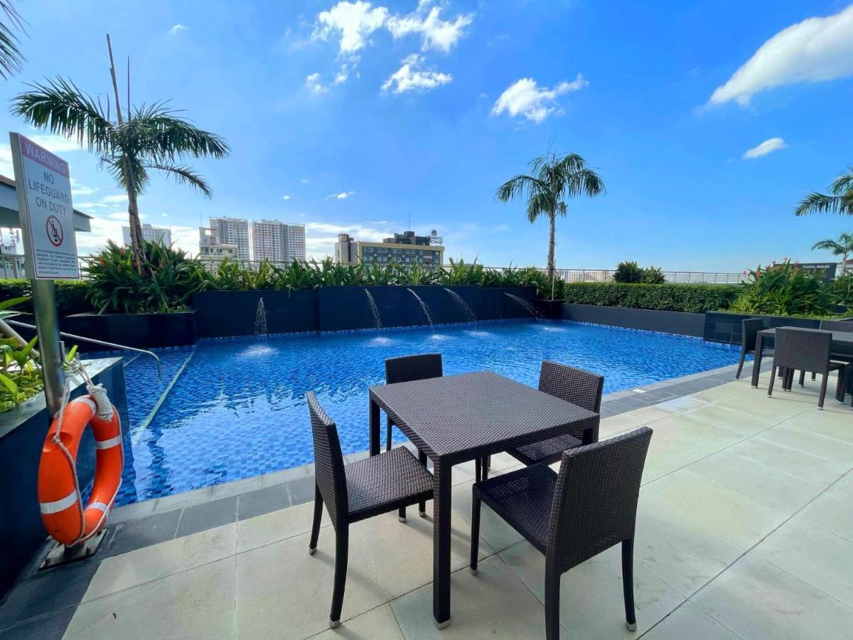 Cozy Penthouse 2Br Suite W Balcony - Amazing Manila Bay View And City Skyline Near Moa Pasay Extérieur photo